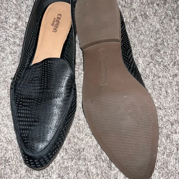 Crown Vintage Textured Black Flats - Picture 3 of 7